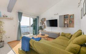 Apartment By The Sea